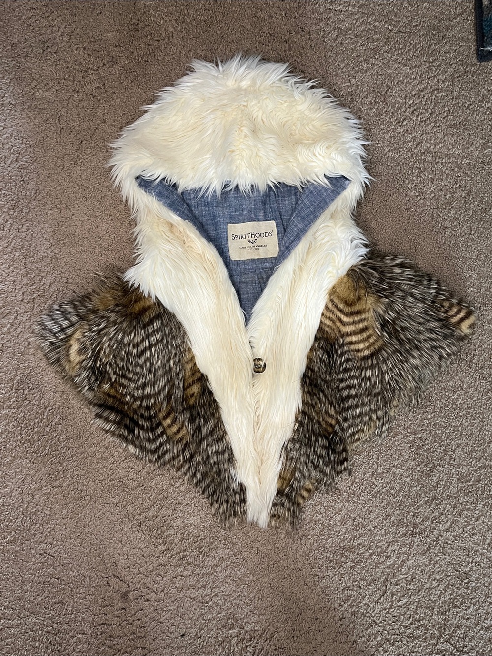 SpiritHoods Faux (Fake) Fur Bald Eagle Shawl